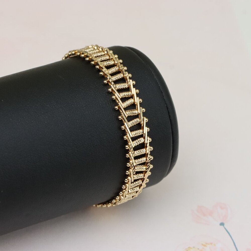 "Elegant Rose Gold Plated Bracelet with Textured Ladder Design, XPBL0858